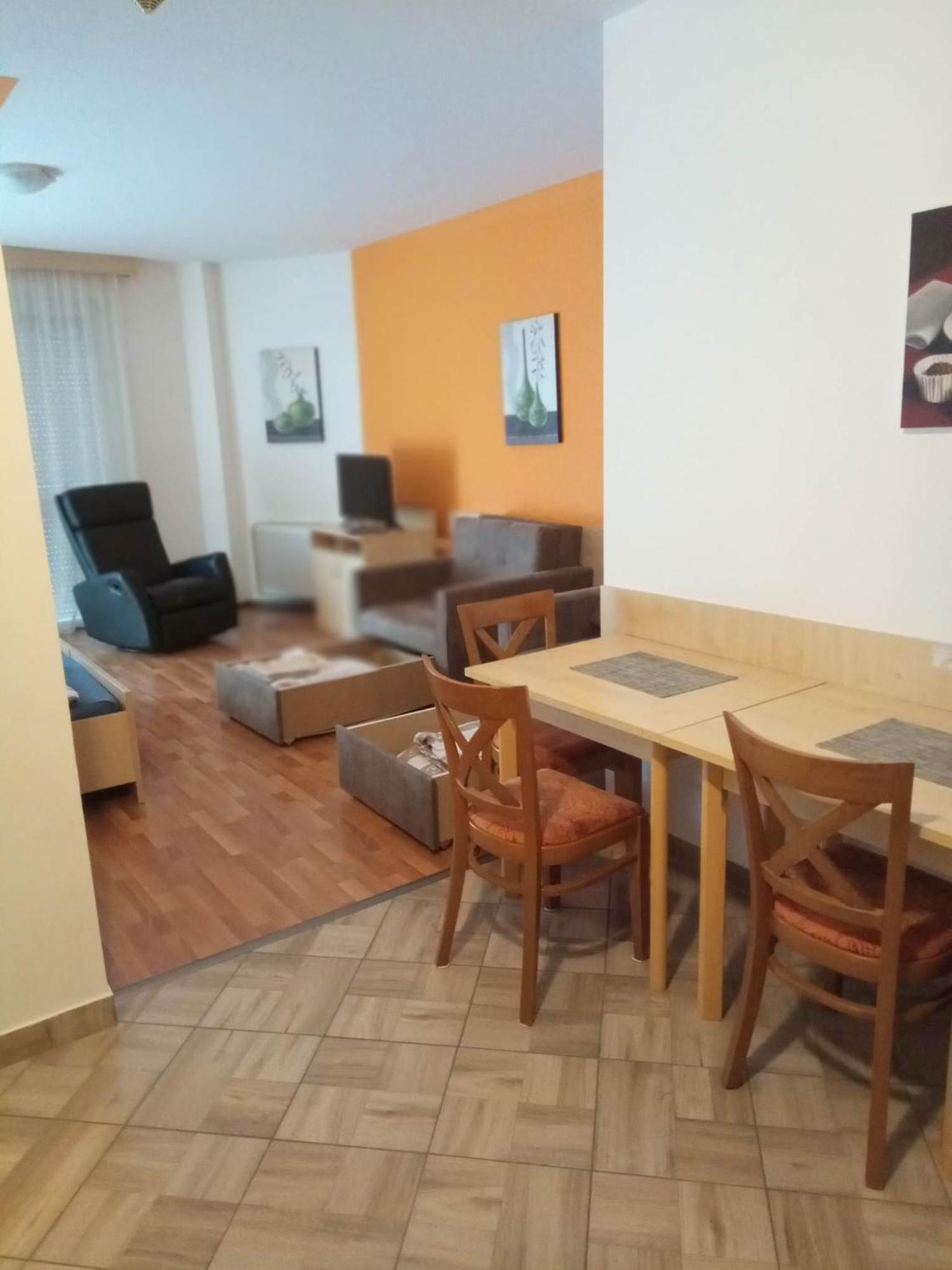 Oazis Wellness Apartman2 Hajduszoboszlo Room photo