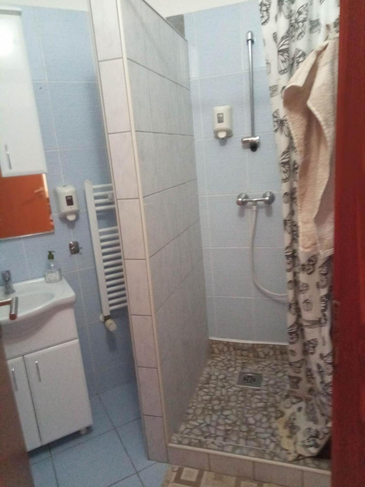 Oazis Wellness Apartman2 Hajduszoboszlo Room photo