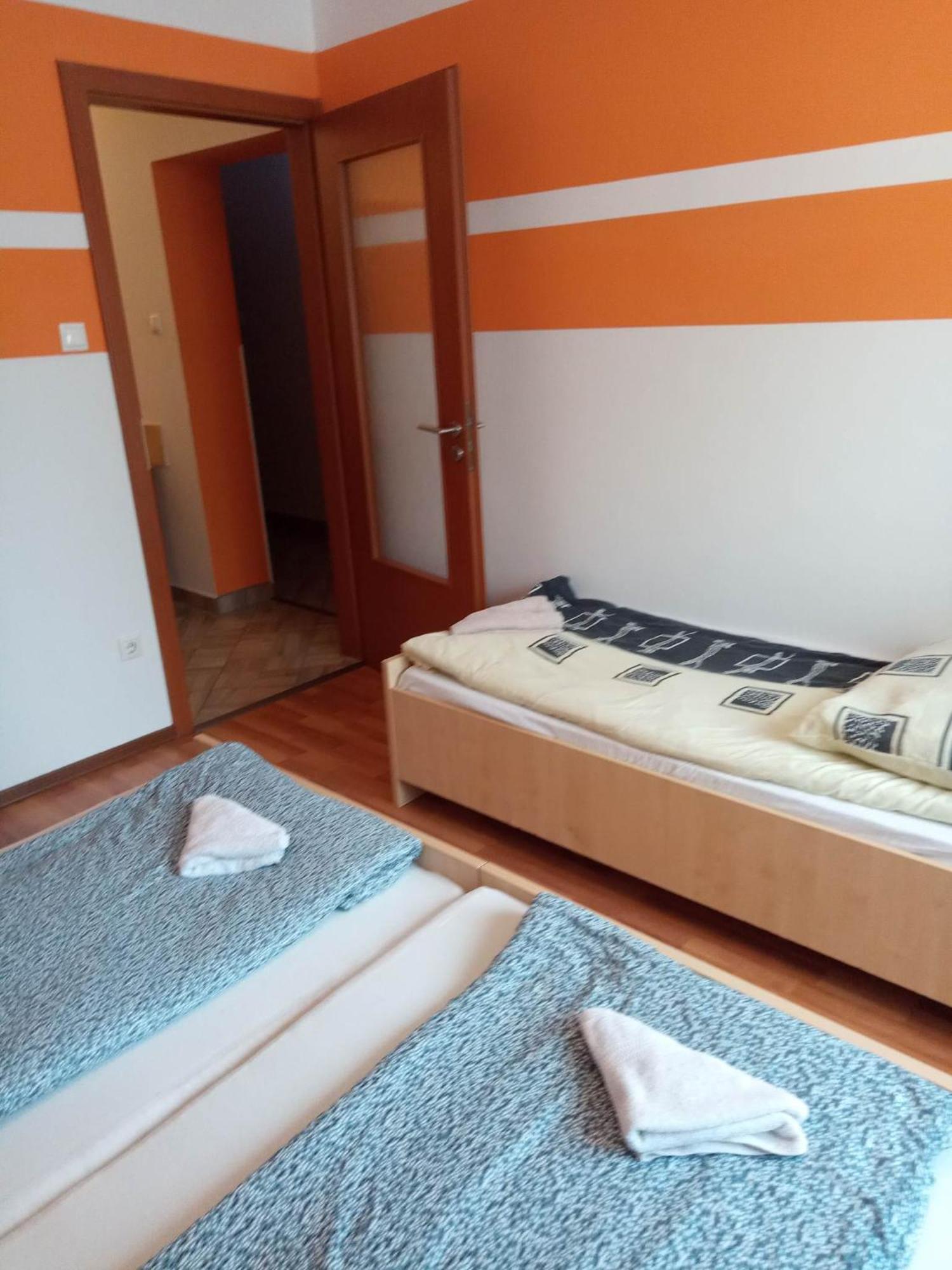 Oazis Wellness Apartman2 Hajduszoboszlo Room photo