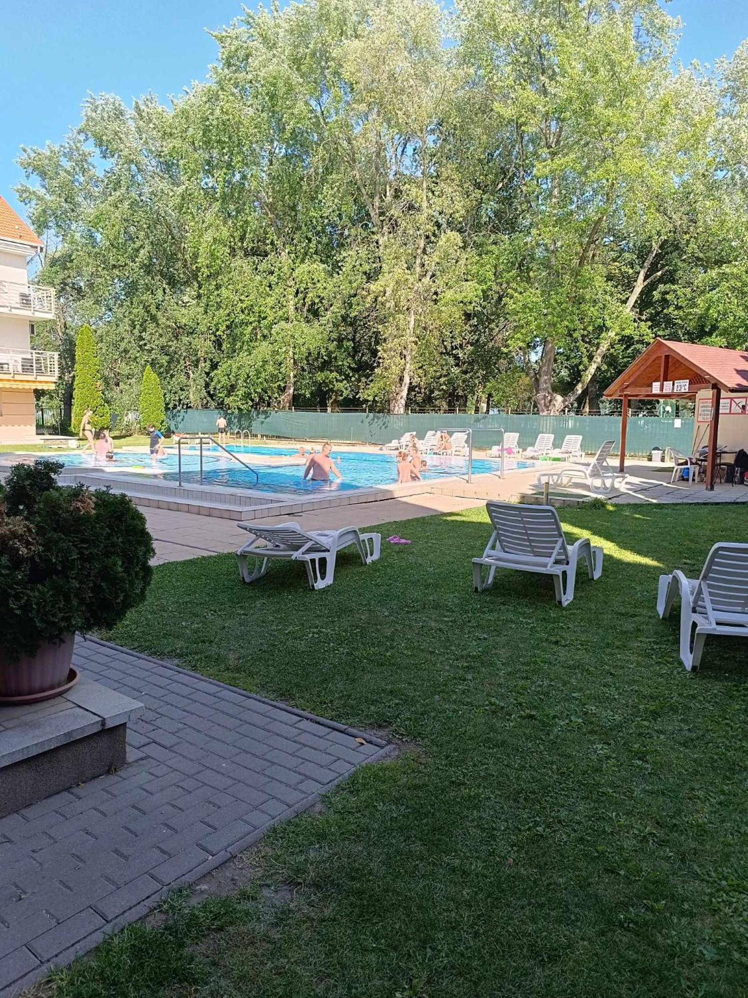 Oazis Wellness Apartman2 Hajduszoboszlo Exterior photo